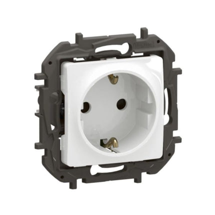 NP3120WHLegrandمقبس نيلوé 2P+E SCH مع مصاريع أوتوماتيكية أبيض 16A