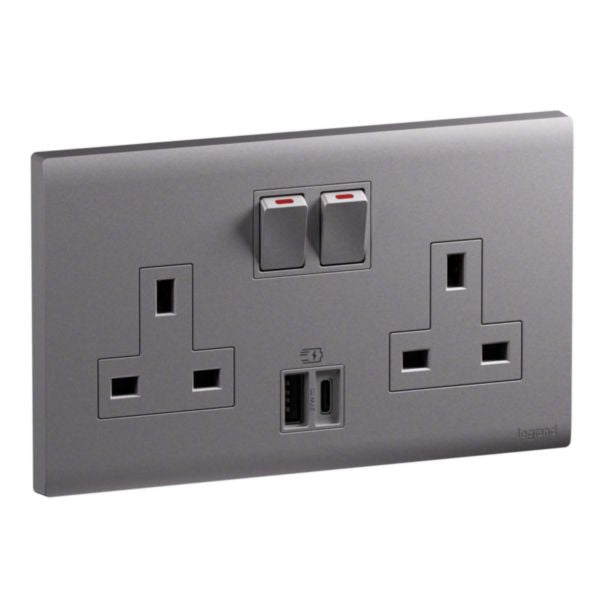 MEC33079SLLegrandأوبريا مقبس كهربائي ثنائي BS 13A مع USB A+C 27W فضي داكن