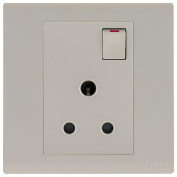 MEC32044CHLegrandمقبس كهربائي موصول بمفتاح أوبريا أحادي الفتحة BS 5A لون شمبانيا