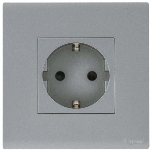 MEC31050SLLegrandمقبس ألماني أوبريا أحادي 16 أمبير قطبين مع التأريض فضي داكن