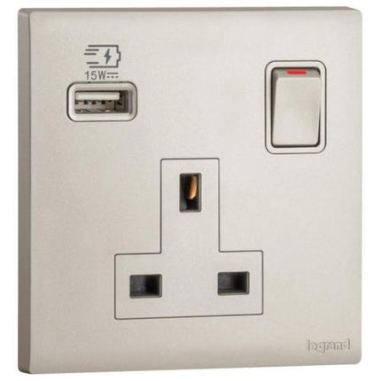 MEC33078CHLegrandObria مقبس مفتاح أحادي 13A مع USB Type A 15W لون شامبانيا
