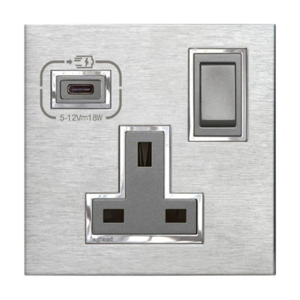 572629ALegrandأرتيور مقبس كهربائي أحادي القطب مع شاحن USB-C 18W