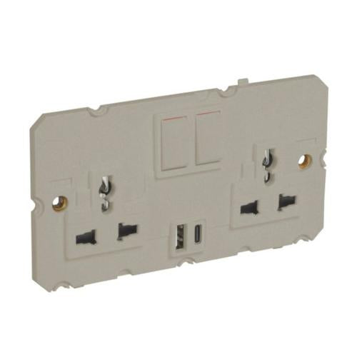 571084Legrandأرتيور متعدد المعايير مقبس كهربائي مزدوج مع شاحن USB 16 أمبير
