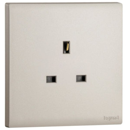 MEC31032CHLegrandمنفذ أوبريا أحادي التجمع BS 13A بدون مفتاح لون شمبانيا
