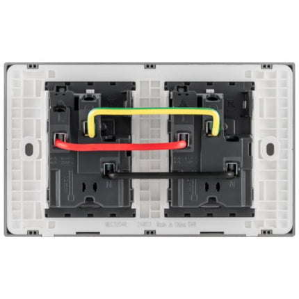MEC32046BLLegrandمقبس كهربائي متعدد المعايير 16A بمفتاح تشغيل ثنائي من أوبريا أسود مات