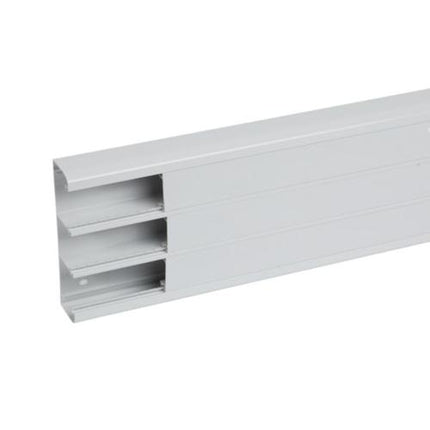 075804LegrandLegrand DLP صندوق توزيع سنابي 3 حجرات رمادي 50x180mm طول 2م