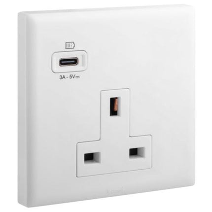 618057Legrandإيليو موصل معيار بريطاني 13 أمبير غير مفتوح مع منفذ USB A أبيض