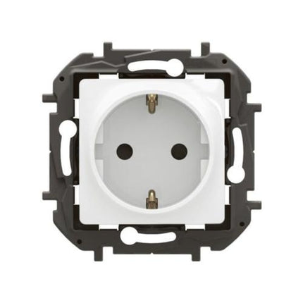 NP3120WHLegrandمقبس نيلوé 2P+E SCH مع مصاريع أوتوماتيكية أبيض 16A