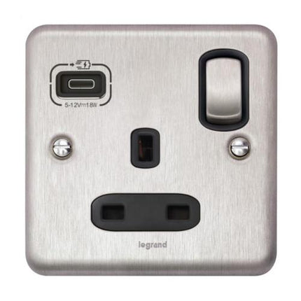 833073ALegrandمقبس سينرجي أصلي بمنفذ واحد مع شاحن USB-C 18W