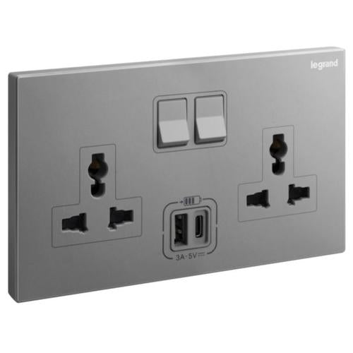 282444-C3Legrandجاليون مقبس كهربائي متعدد المعايير بمفتاح تشغيل ثنائي الفتحات مع شواحن USB فضي داكن