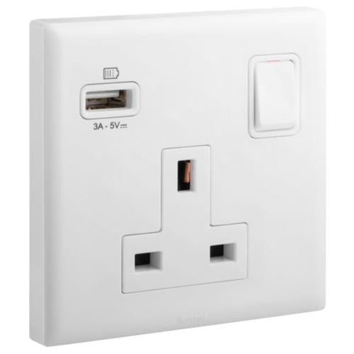 618058Legrandإيلو مقبس بريطاني معياري أحادي 13A مع مفتاح وشاحن USB أبيض