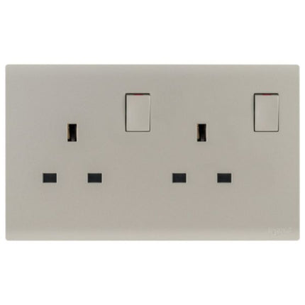 MEC32040CHLegrandمقبس أوبريا ثنائي المجموعة BS 13A DP مع مفتاح - لون شمبانيا