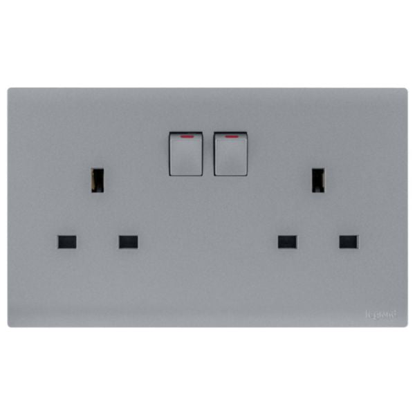 MEC32037SLLegrandمقبس أوبريا 2 فتحة BS 13A مع مفتاح وإضاءة LED فضي داكن