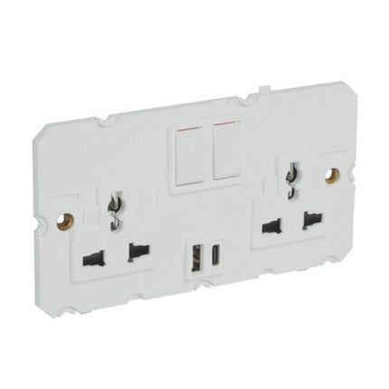 570084Legrandأرتيور متعدد المعايير مقبس كهربائي محول مع شاحن USB