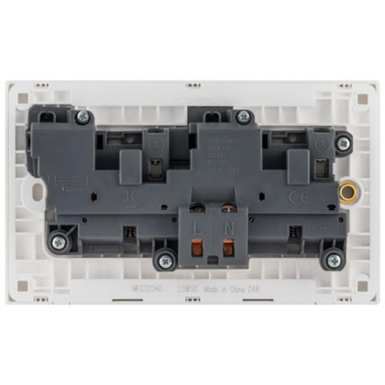 MEC32040BLLegrandمقبس Obria ثنائي المجموعة BS 13A DP مع مفتاح أسود مات