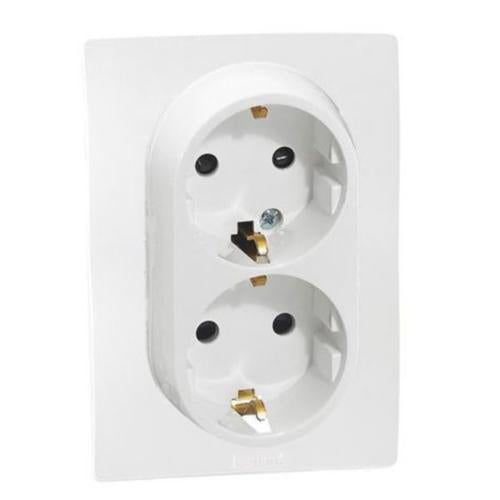 764544Legrandمنفذ مقبس نيلوé بمعيار ألماني 2x2P+E أبيض