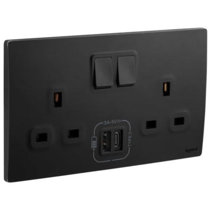 281136MBLegrandماليا سينسيس مقبس بريطاني معياري ثنائي مع شاحن USB 13 أمبير