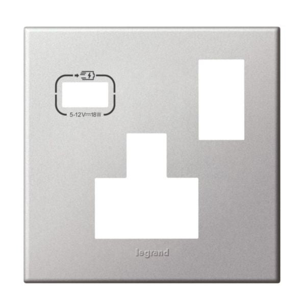575468Legrandلوحة Legrand بمقبس متعدد المعايير مع USB C باللون الفضي الناعم