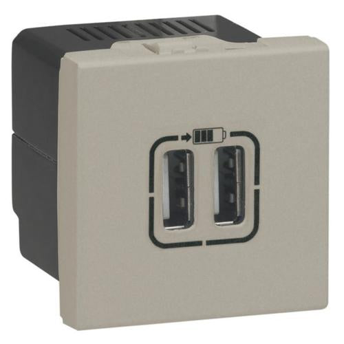 571076Legrandأرتيور شاحن إمداد الطاقة USB مع مقابس USB مزدوجة 5 فولت 3 أمبير شمبانيا
