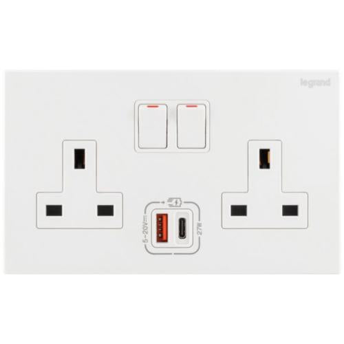 282336Legrandمقبس جالیون ثنائي الفتحة مع شاحن USB A+C 27W أبيض