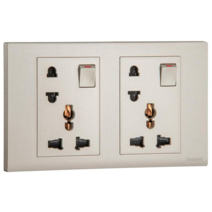 MEC32054CHLegrandمقبس أوبريا ثنائي 16 أمبير متعدد المعايير يورو-أمريكي مع مفتاح ذهبي