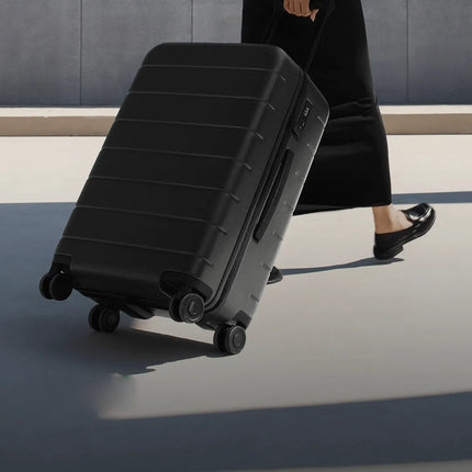 حقيبة شاومي كلاسيك برو 28 إنج | أسود / رمادي