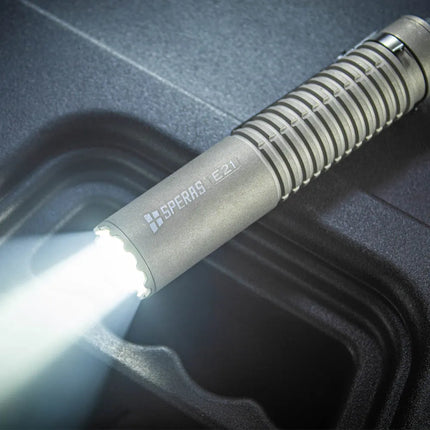 كشاف سبيراس 2000 لومن USB‑C قابل لاعادة الشحن | E21