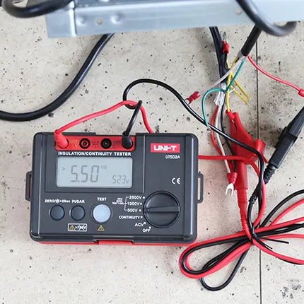 جهاز اختبار مقاومة العزل 1 كيلو فولت (0～5GΩ) UNI-T , UT501A