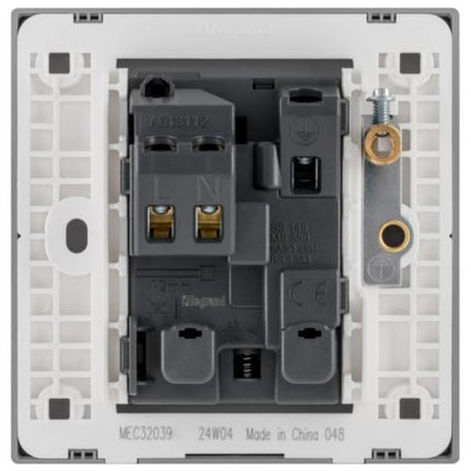 MEC32039CHLegrandمقبس أوبريا بمقطع واحد BS 13A ثنائي القطب مع مفتاح ذهبي