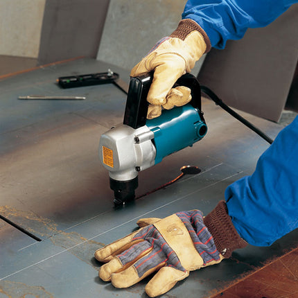 JN3200MAKITAمنشار ماكيتا JN3200 بمحرك قوي