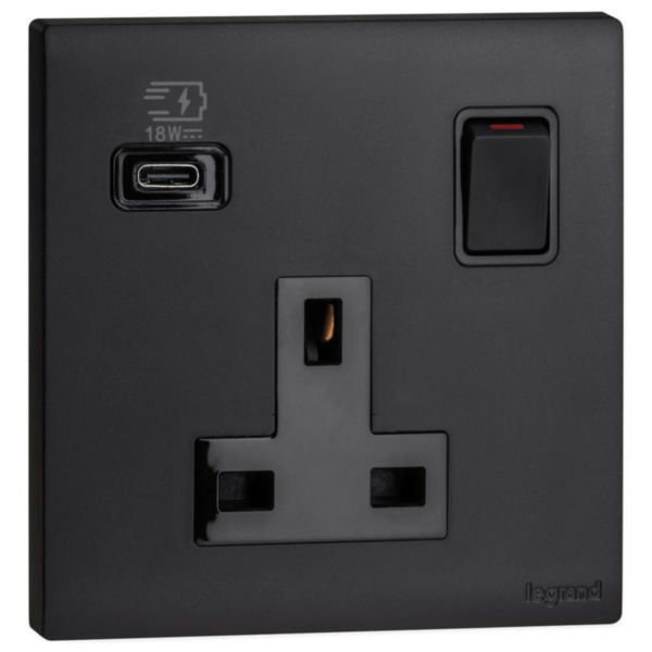 MEC33093BLLegrandأوبريا 1 جانج BS 13A مقبس كهربائي مع مفتاح USB Type-C 18W أسود مات