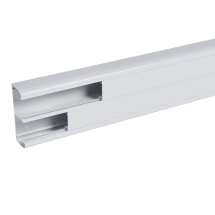 075802Legrandتجهيزات Legrand DLP قابلة للتثبيت بمقطعين رمادي 50x130mm بطول 2م