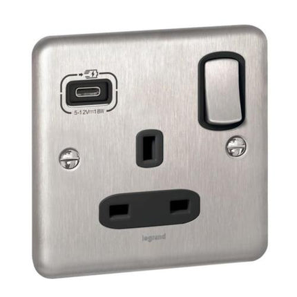 833073ALegrandمقبس سينرجي أصلي بمنفذ واحد مع شاحن USB-C 18W