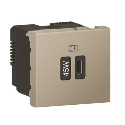 575483Legrandشاحن Arteor USB بقوة 45 وات نوع C مع Power Delivery لون شمبانيا