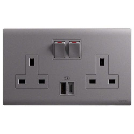 MEC33079SLLegrandأوبريا مقبس كهربائي ثنائي BS 13A مع USB A+C 27W فضي داكن