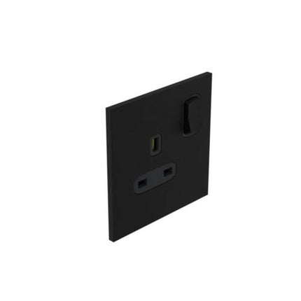AR-68424Legrandمقبس فني أرنولد بمقبس بريطاني معياري أحادي 13 أمبير مات أسود