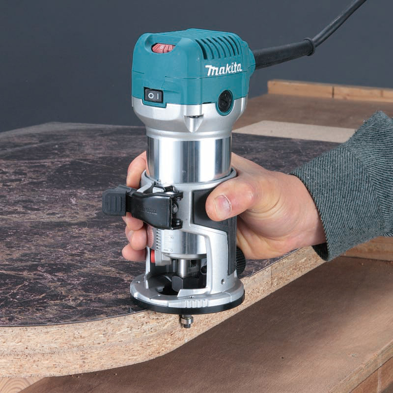 Buy Makita Compact Router RT0700C 710W at best price from Toolmart