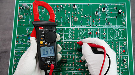 UNI-T 400A Digital Clamp Meter , UT200B+