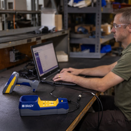 V3200 Wireless Barcode Reader with V1400 Cradle and Accessories Kit UK